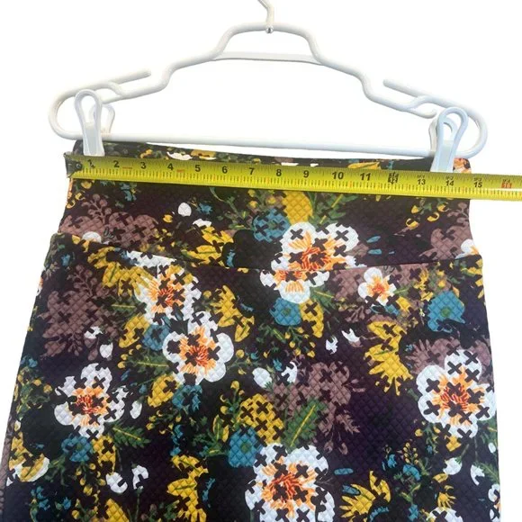Lularoe Womens Size S "Cassie"  Plum Floral Knit Pencil Skirt Casual Business - Picture 7 of 9